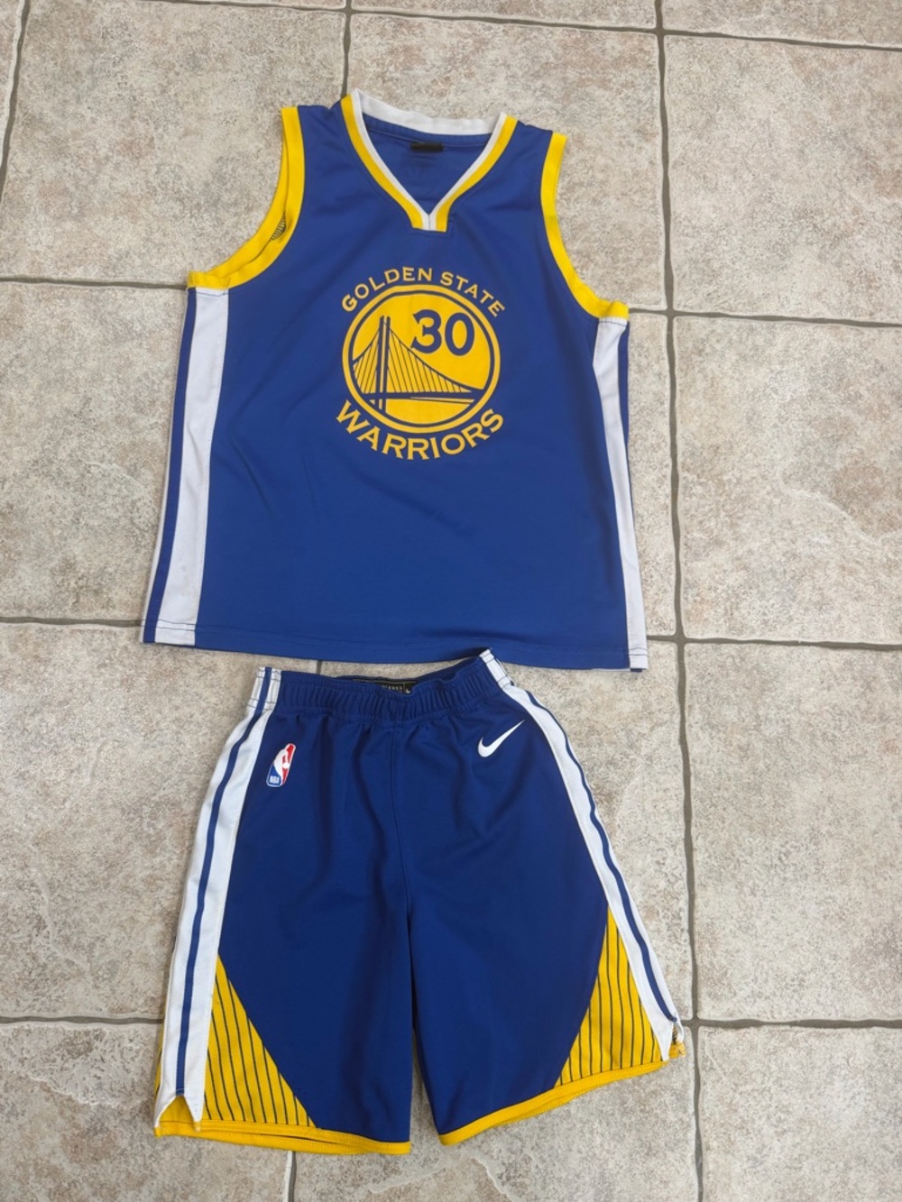 Boys Steph Curry Golden State Jersey and shorts size medium